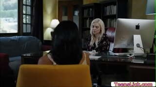 Avi just Love watch Кензи Тейлор ұнатады лизать өз киску