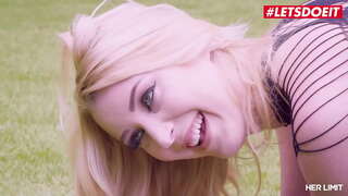 LETSDOEIT - Amaris &amp;amp; קאַלעב Roca - סעקסי טאָכעס באַרען גיט טיף אַנאַל פּאַונדיד דורך אַ קרייווינג טאַטעשי