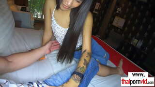 Flaco amateur asiático, puta utilizados por detrás un CAB