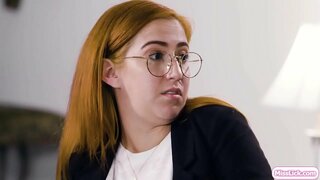 Kayente kaba i nan tene coco di e delito ta kanando di kumpra grandi objetivo.De direpiente,su ofisial di libertat condicion ta yega i investigá nan par.Aktua manera un par i a proba ku serka e ofisial.Limpiesa di sunchi i laman kada un di e otro tonto.