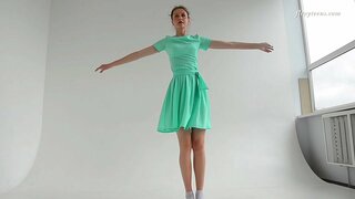 ���ุดยอด gymnast ยืดหยุ่นสาวนักบัลเลต์นี่เองที่รัก Alla